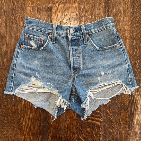 Levi's Distressed Shorts, Size 25 - Picture 1 of 4